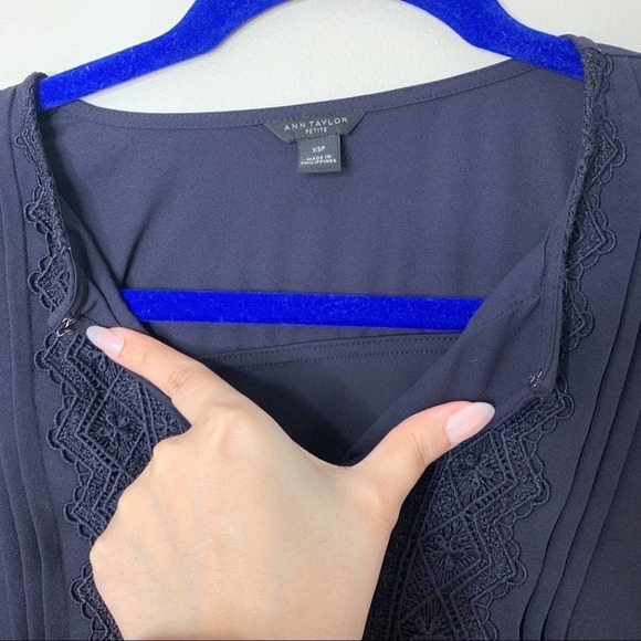 Ann taylor navy blue long sleeve blouse with lace details size XS - Picture 2 of 9